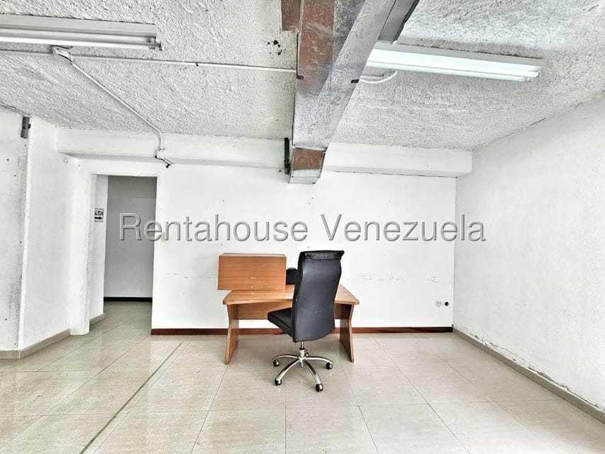 Comercial (Oficina) en Alquiler en El Rosal, Distrito Metropolitano - 20