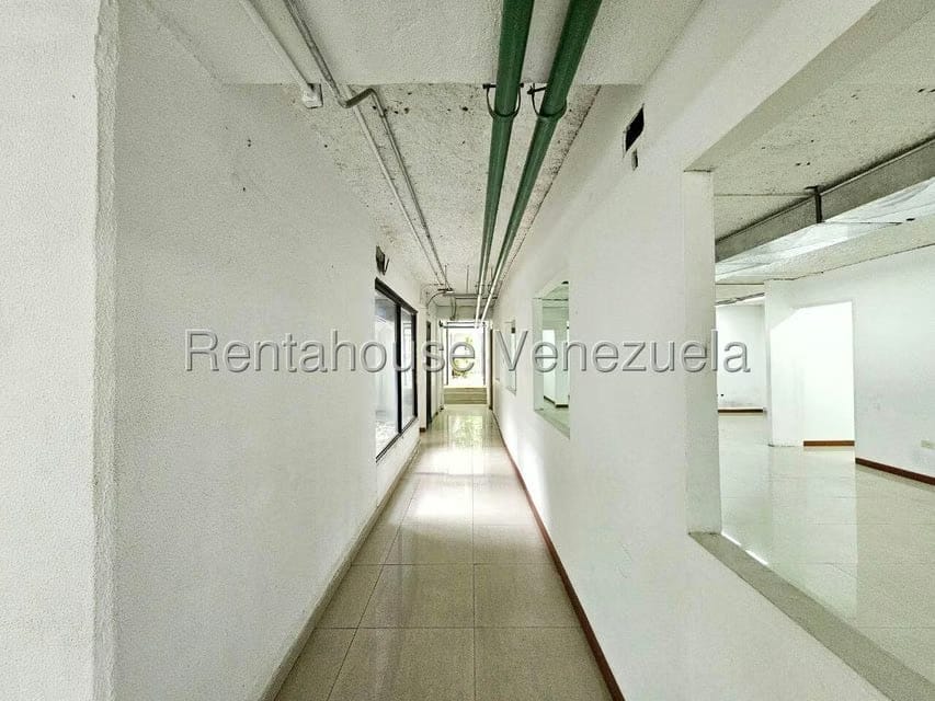 Comercial (Oficina) en Alquiler en El Rosal, Distrito Metropolitano - 26