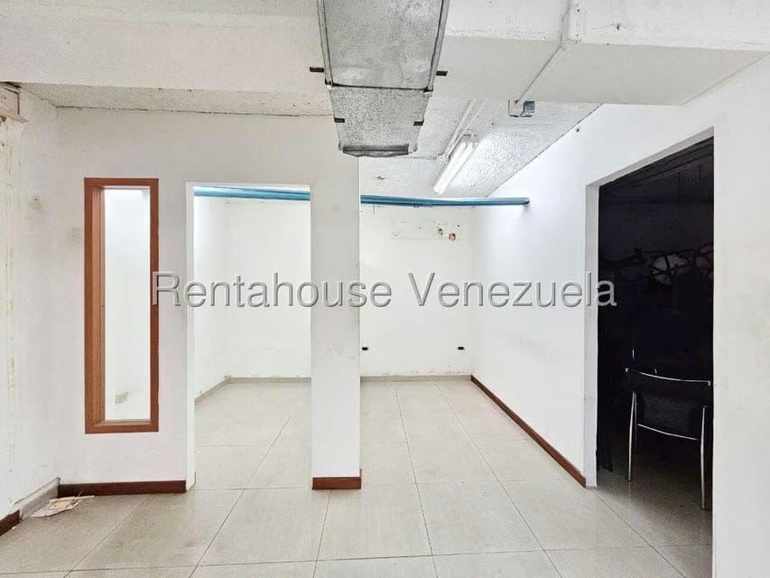 Comercial (Oficina) en Alquiler en El Rosal, Distrito Metropolitano - 28