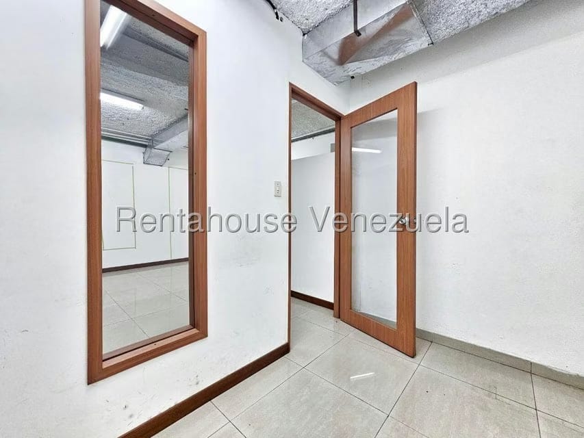 Comercial (Oficina) en Alquiler en El Rosal, Distrito Metropolitano - 10