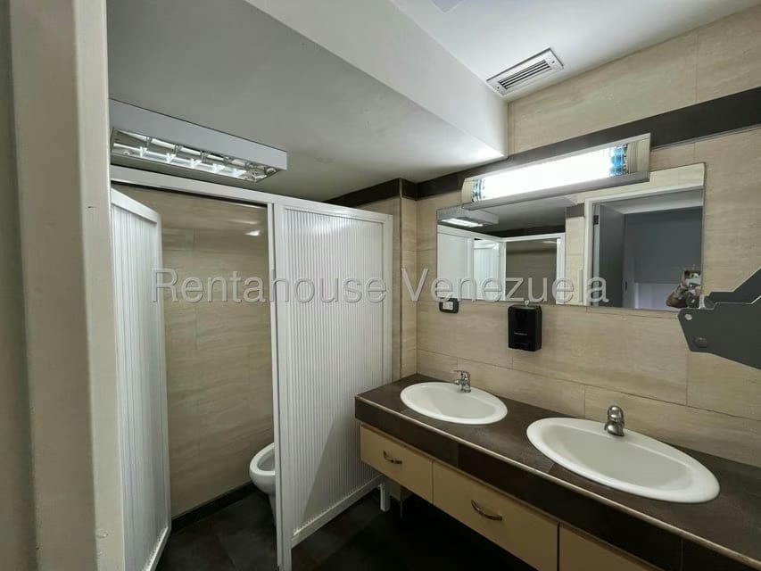 Comercial (Oficina) en Alquiler en La Campiña, Distrito Metropolitano - 16