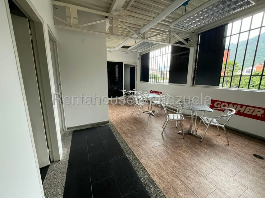 Comercial (Oficina) en Alquiler en La Campiña, Distrito Metropolitano - 3