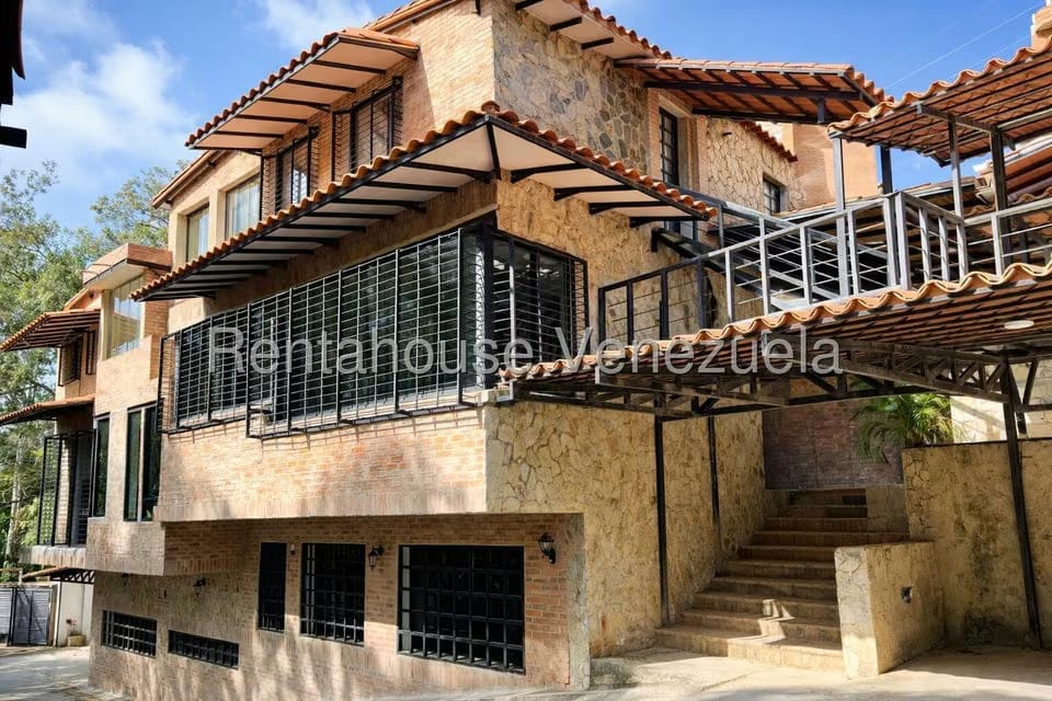 Casa (Multipes Niveles) en Venta en Oripoto, Distrito Metropolitano
