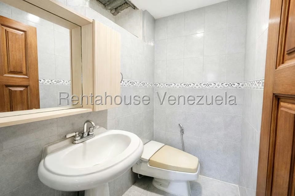 Casa (Multipes Niveles) en Venta en Oripoto, Distrito Metropolitano - 11