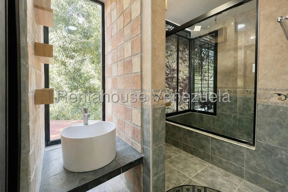 Casa (Multipes Niveles) en Venta en Oripoto, Distrito Metropolitano - 14