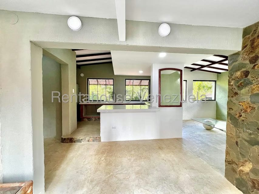 Casa (Multipes Niveles) en Venta en Oripoto, Distrito Metropolitano - 25