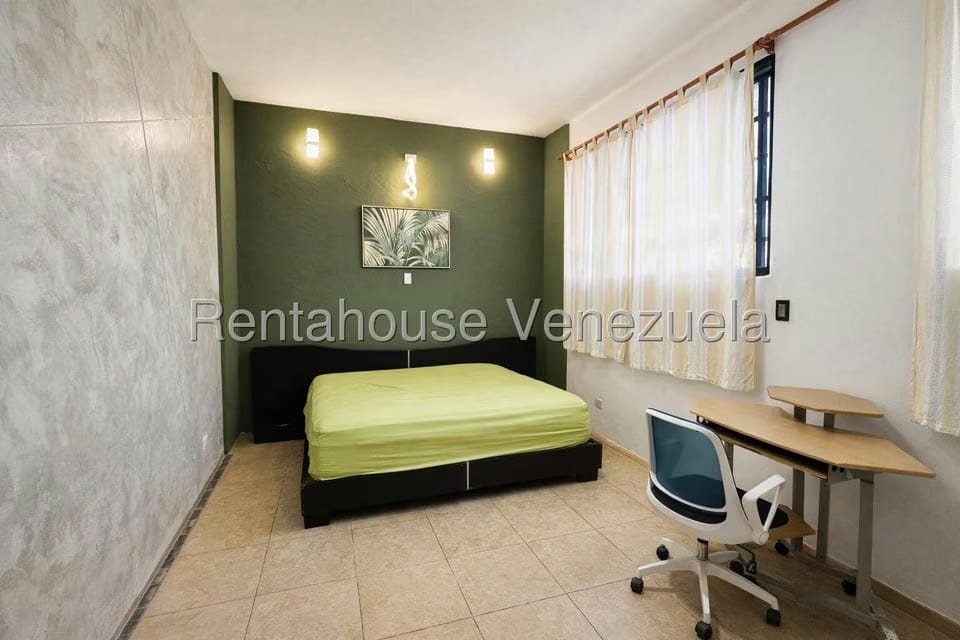 Casa (Multipes Niveles) en Venta en Oripoto, Distrito Metropolitano - 41