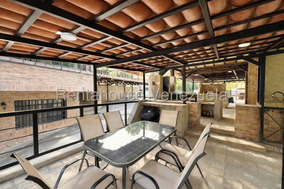 Casa (Multipes Niveles) en Venta en Oripoto, Distrito Metropolitano - 7