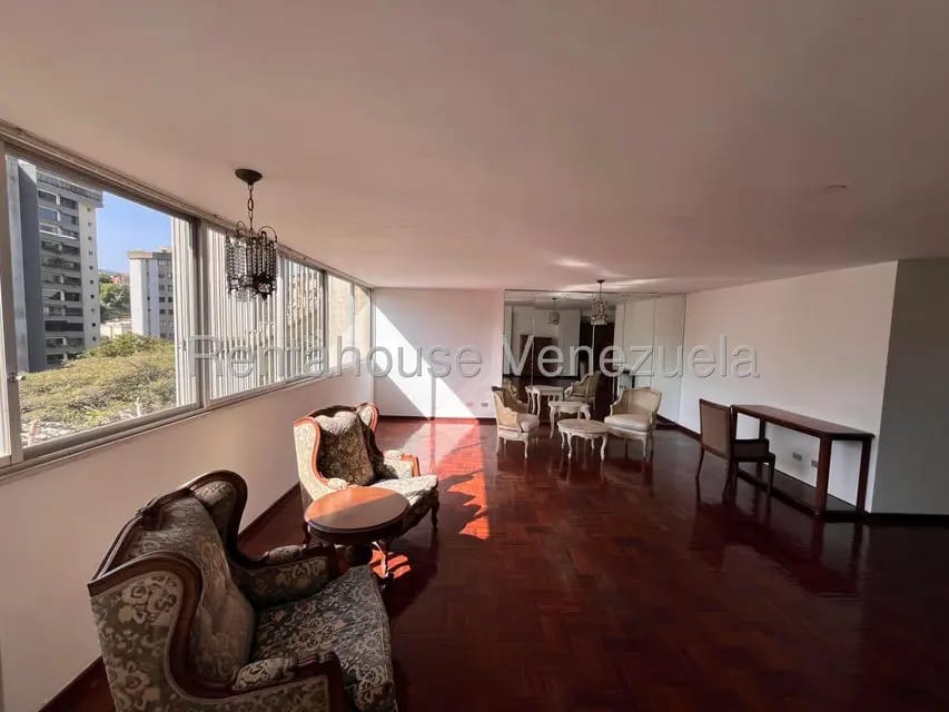 Apartamento (1 Nivel) en Venta en Los Naranjos del Cafetal, Distrito Metropolitano - 3