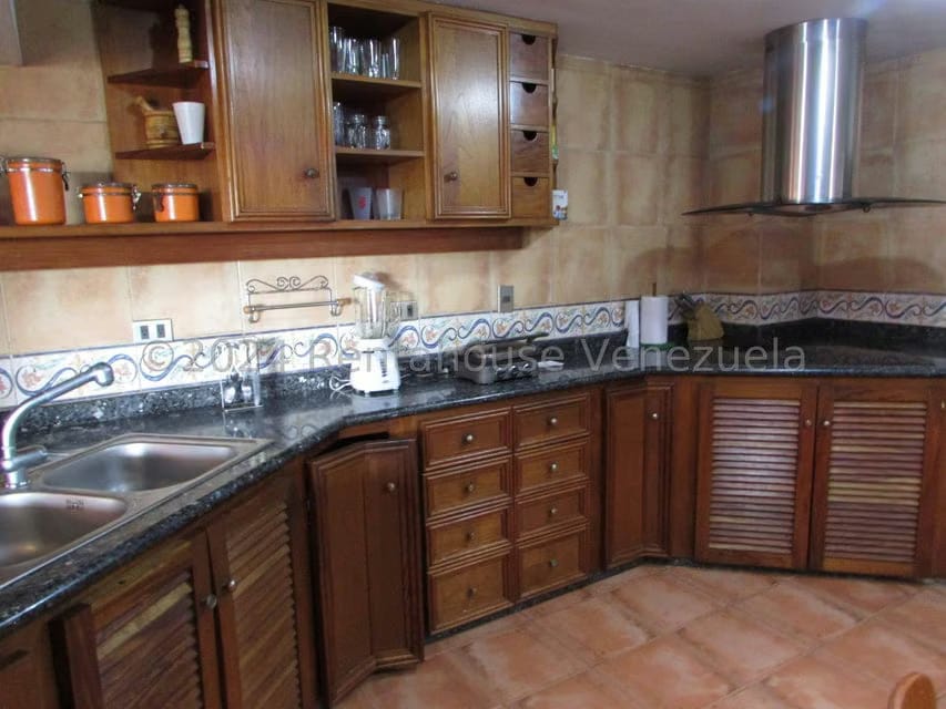 Casa (Multipes Niveles) en Venta en Los Naranjos del Cafetal, Distrito Metropolitano - 24
