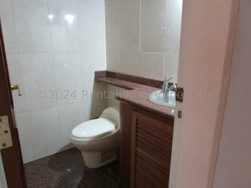 Casa (Multipes Niveles) en Venta en Los Naranjos del Cafetal, Distrito Metropolitano - 8
