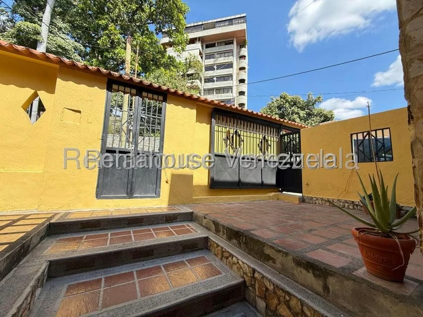 Comercial (Local Comercial) en Alquiler en Los Chorros, Distrito Metropolitano - 2