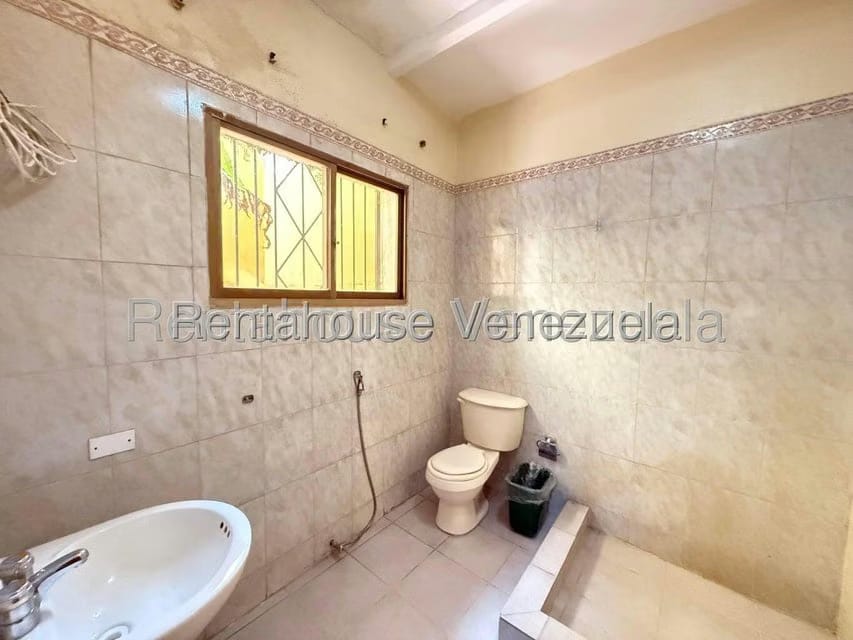 Comercial (Local Comercial) en Alquiler en Los Chorros, Distrito Metropolitano - 18