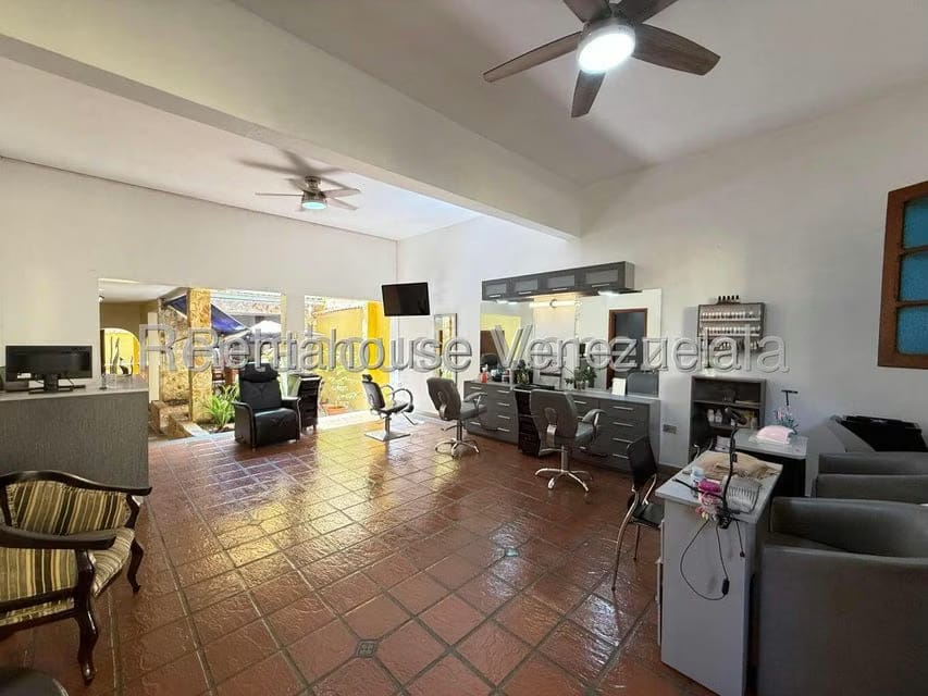 Comercial (Local Comercial) en Alquiler en Los Chorros, Distrito Metropolitano - 4