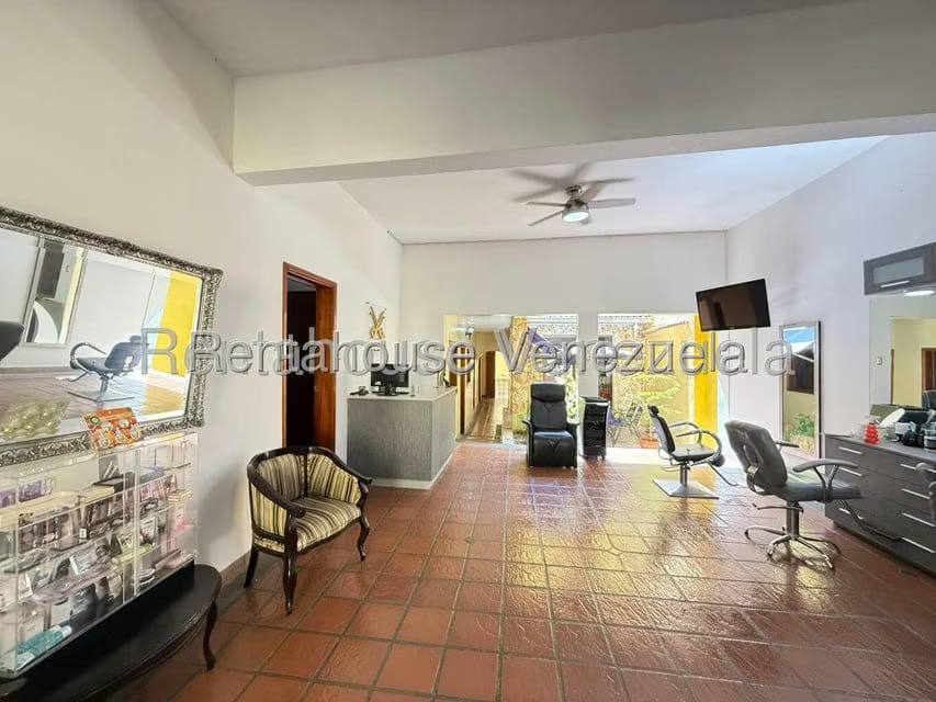Comercial (Local Comercial) en Alquiler en Los Chorros, Distrito Metropolitano - 5