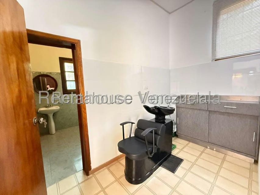 Comercial (Local Comercial) en Alquiler en Los Chorros, Distrito Metropolitano - 8