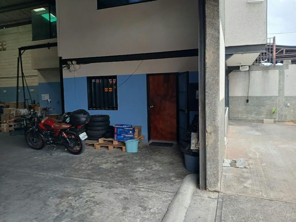 Galpones en Venta - Zona Industrial Los Pinos - Ciudad Guayana - Estado Bolívar - 2