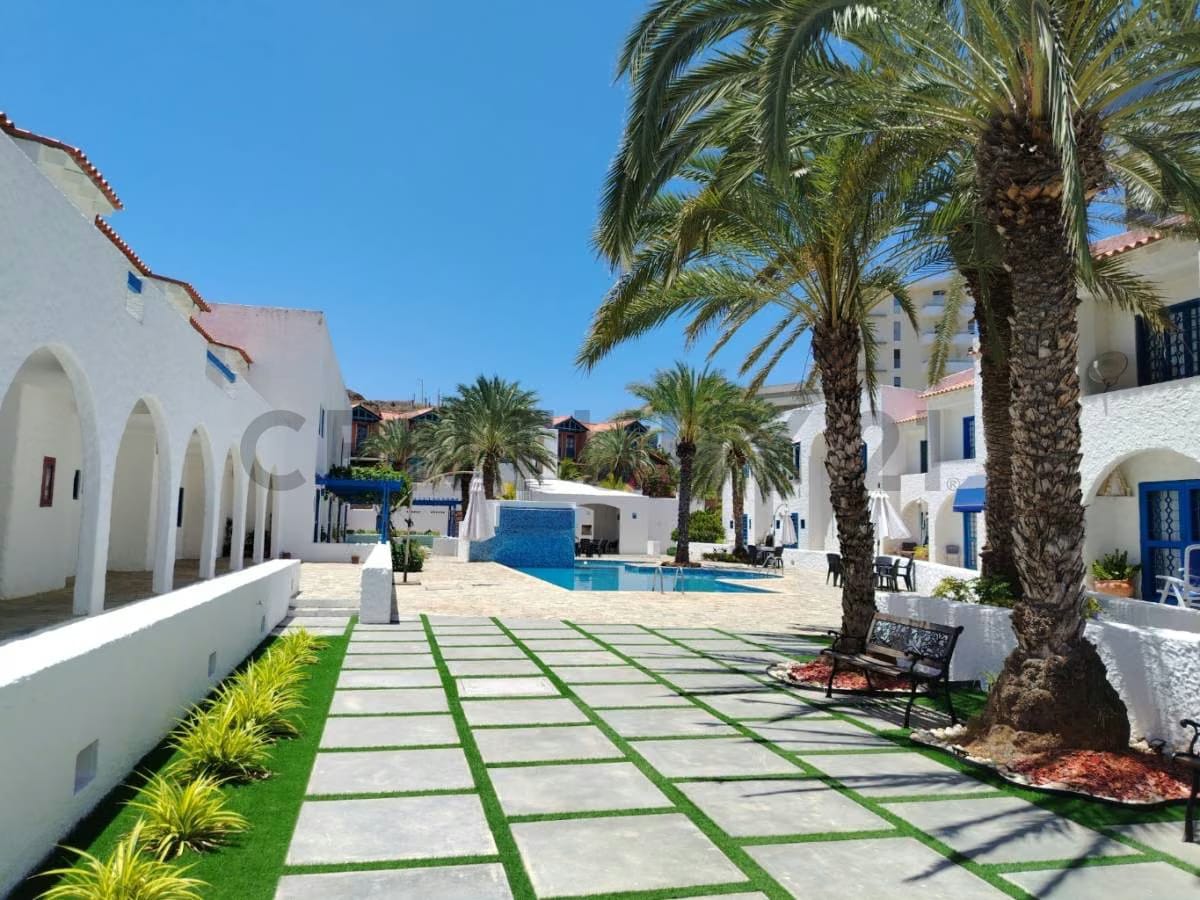 Exclusivo Apartamento Dúplex Estilo Mediterráneo – Casas de Corintia