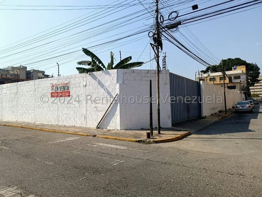 Terreno (Comercial) en Venta en Parroquia Catedral, Lara - 28