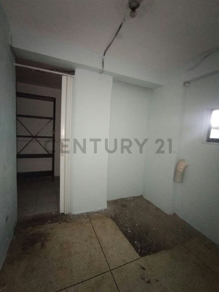 Local Comercial en Alquiler Quinta Crespo - 6