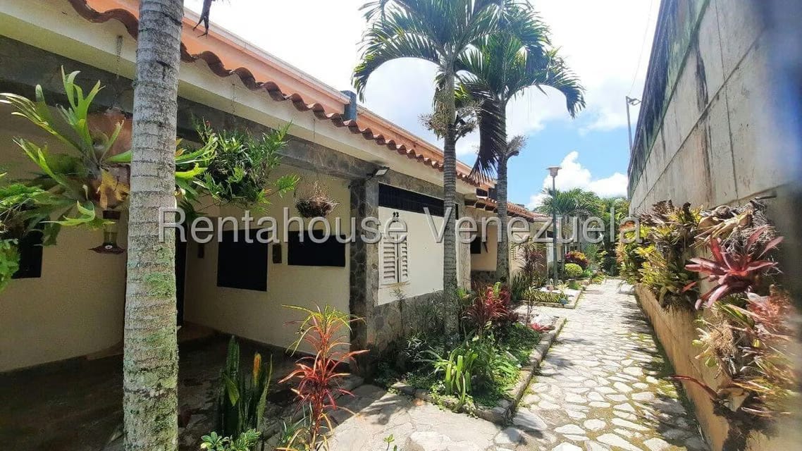 Casa (Multipes Niveles) en Venta en Lomas de Monte Claro, Distrito Metropolitano - 2