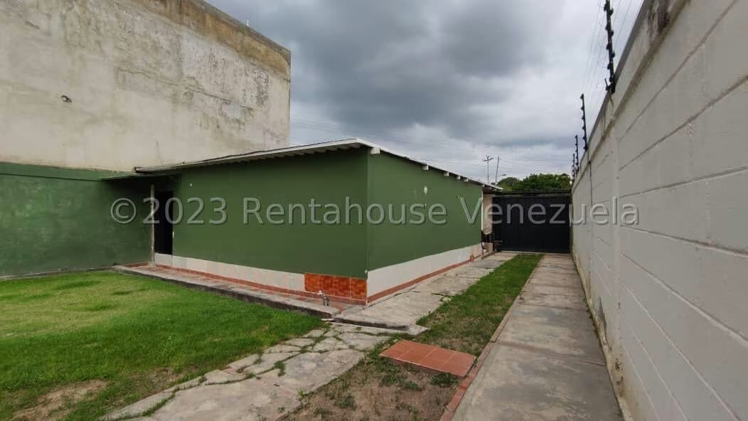 Comercial (Consultorio Medico) en Alquiler en Valle Hondo, Lara