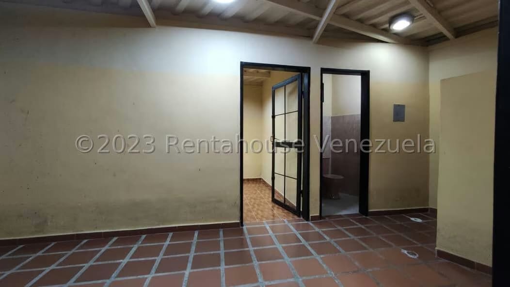 Comercial (Consultorio Medico) en Alquiler en Valle Hondo, Lara - 13