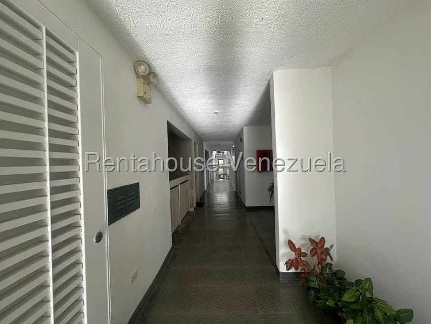 Apartamento (1 Nivel) en Alquiler en El Encantado, Distrito Metropolitano - 4