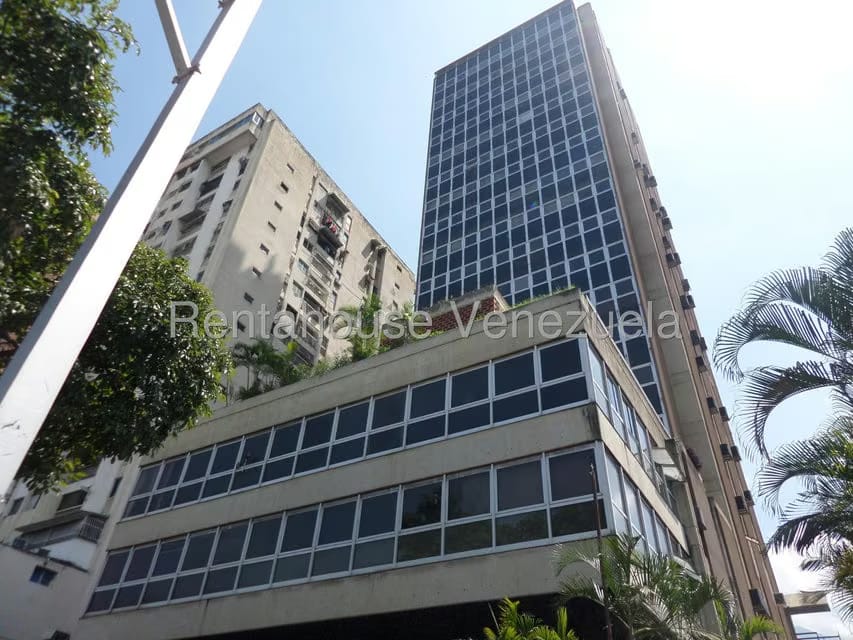 Comercial (Oficina) en Alquiler en Los Cortijos de Lourdes, Distrito Metropolitano