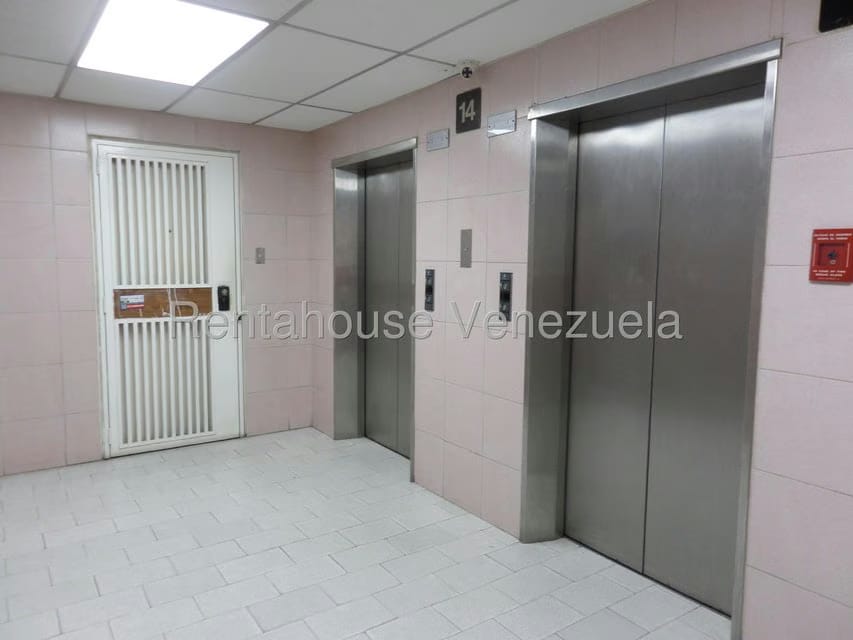 Comercial (Oficina) en Alquiler en Los Cortijos de Lourdes, Distrito Metropolitano - 14