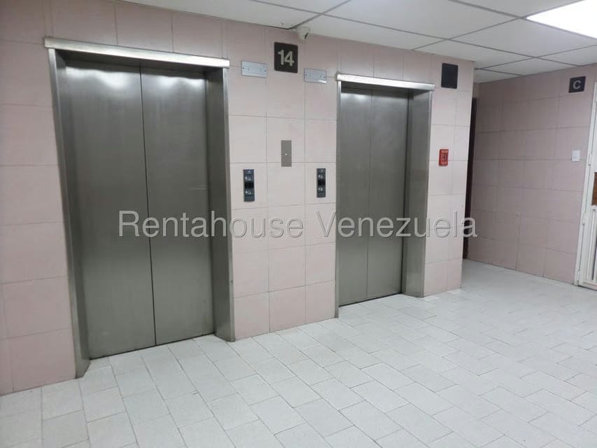Comercial (Oficina) en Alquiler en Los Cortijos de Lourdes, Distrito Metropolitano - 15