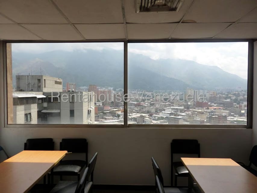 Comercial (Oficina) en Alquiler en Los Cortijos de Lourdes, Distrito Metropolitano - 8