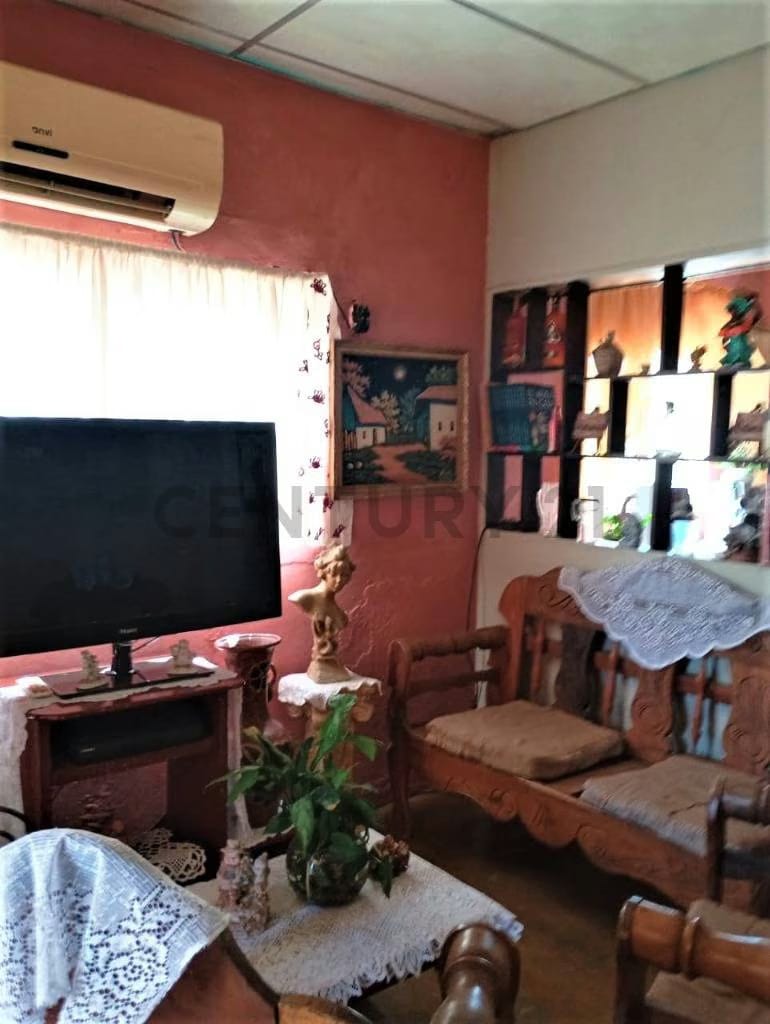 Casa con terreno amplio y local comercial, Sector El Peru, San Francisco Zulia - 4