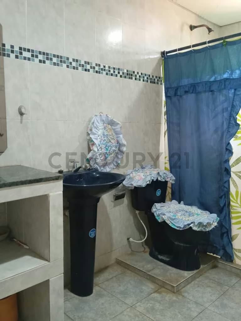 Casa con terreno amplio y local comercial, Sector El Peru, San Francisco Zulia - 10