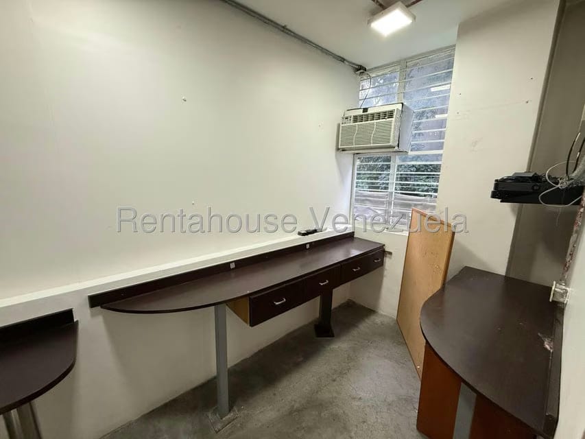 Comercial (Local Comercial) en Alquiler en Los Palos Grandes, Distrito Metropolitano - 17