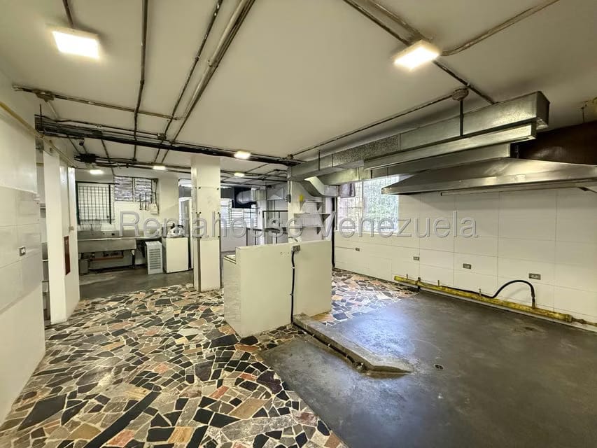 Comercial (Local Comercial) en Alquiler en Los Palos Grandes, Distrito Metropolitano - 20