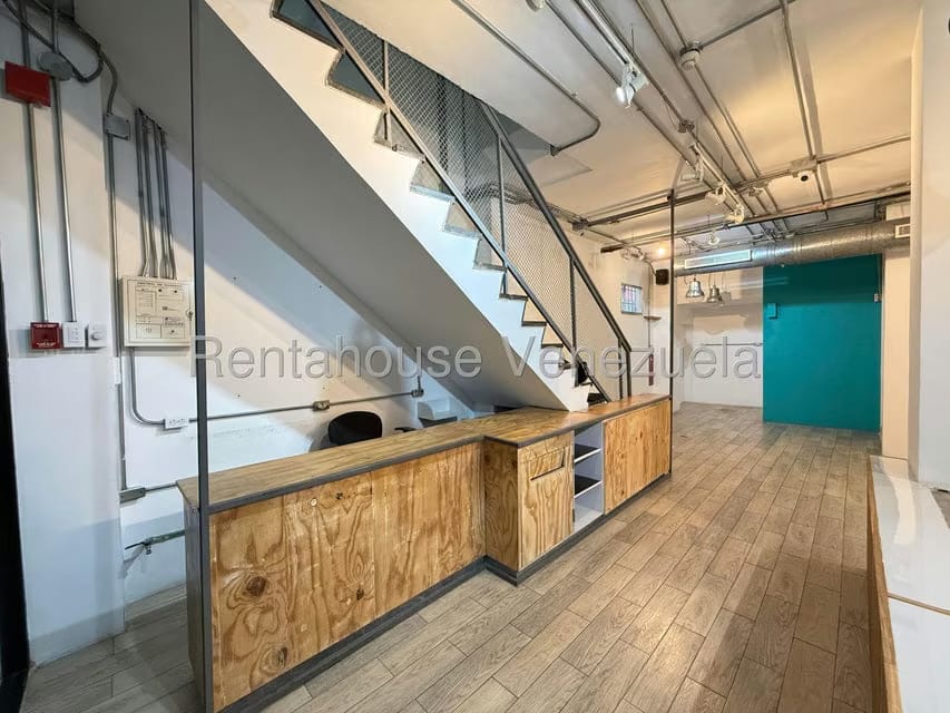 Comercial (Local Comercial) en Alquiler en Los Palos Grandes, Distrito Metropolitano - 3