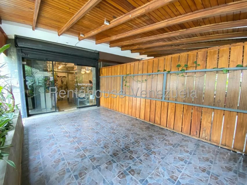 Comercial (Local Comercial) en Alquiler en Los Palos Grandes, Distrito Metropolitano - 23