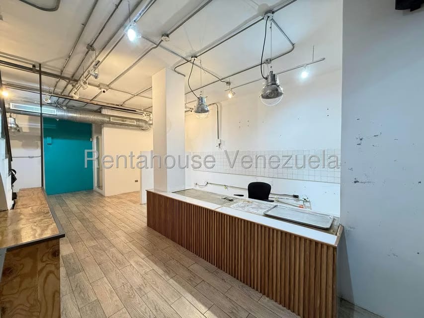 Comercial (Local Comercial) en Alquiler en Los Palos Grandes, Distrito Metropolitano - 4