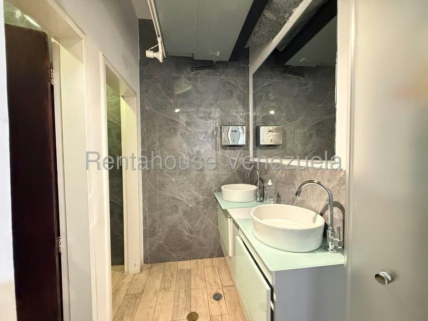 Comercial (Local Comercial) en Alquiler en Los Palos Grandes, Distrito Metropolitano - 7