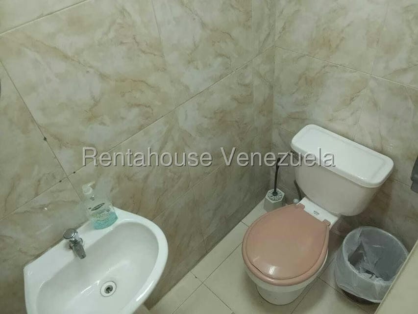 Casa (Duplex) en Venta en San Bernardino, Distrito Metropolitano - 24