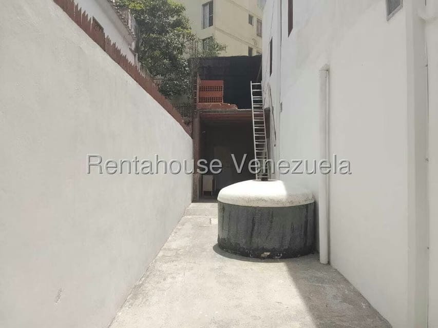 Casa (Duplex) en Venta en San Bernardino, Distrito Metropolitano - 26