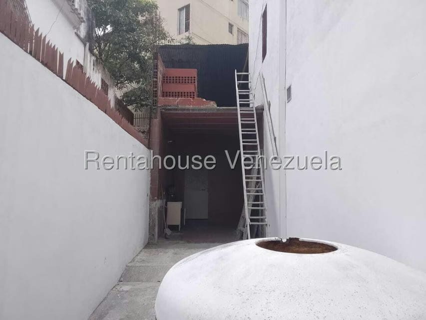 Casa (Duplex) en Venta en San Bernardino, Distrito Metropolitano - 28