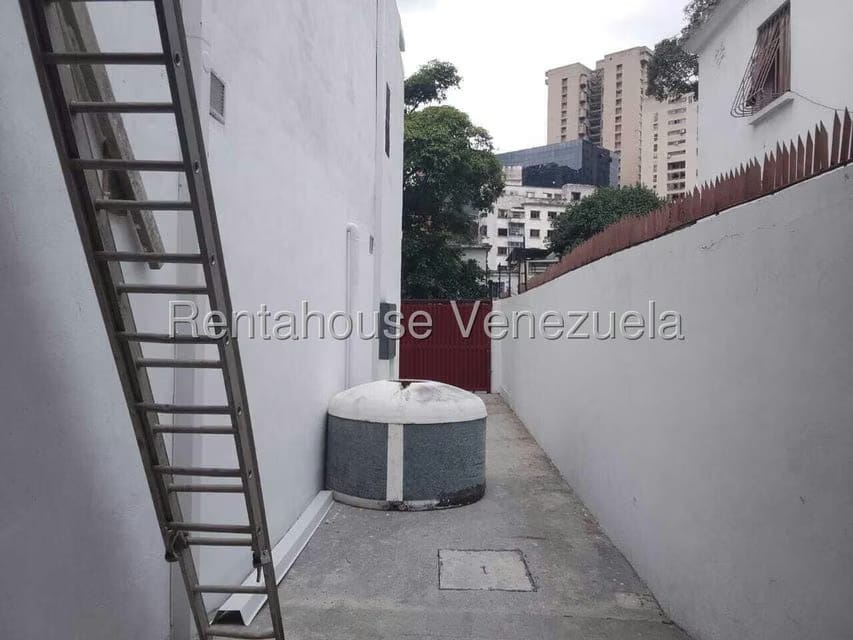Casa (Duplex) en Venta en San Bernardino, Distrito Metropolitano - 29