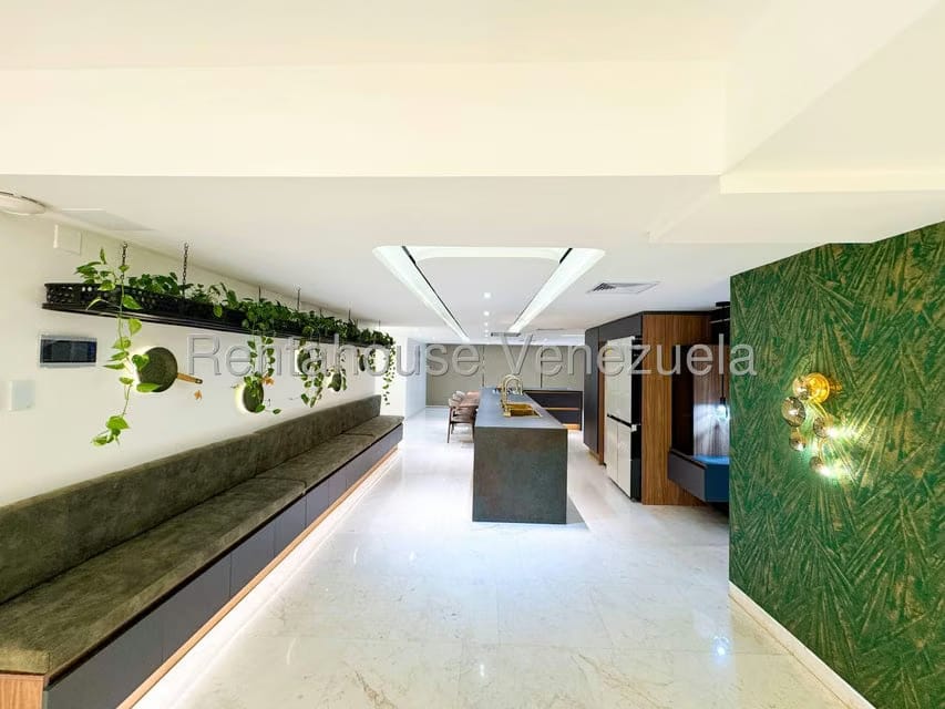 Casa (Multipes Niveles) en Venta en Cumbres de Curumo, Distrito Metropolitano - 16