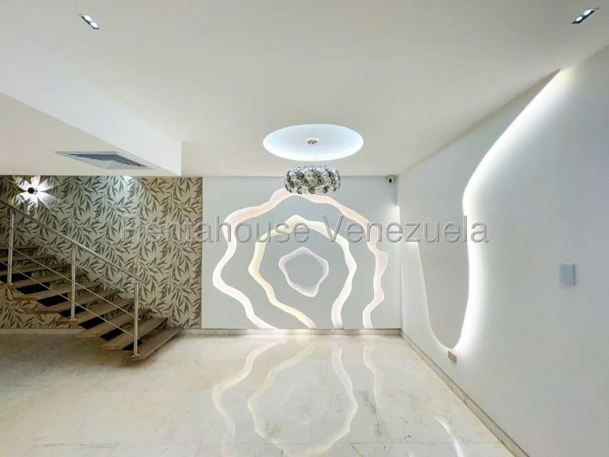 Casa (Multipes Niveles) en Venta en Cumbres de Curumo, Distrito Metropolitano - 20