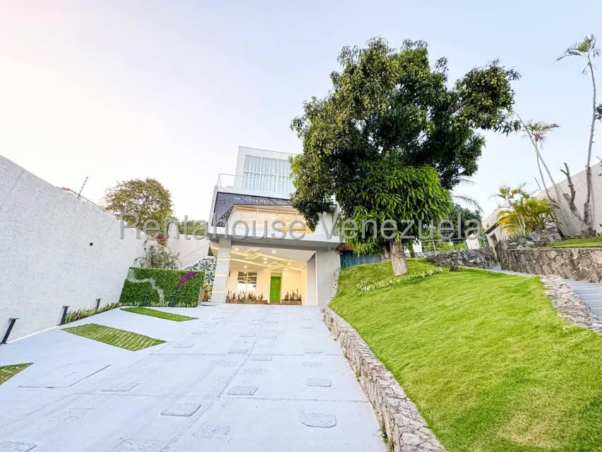 Casa (Multipes Niveles) en Venta en Cumbres de Curumo, Distrito Metropolitano - 3