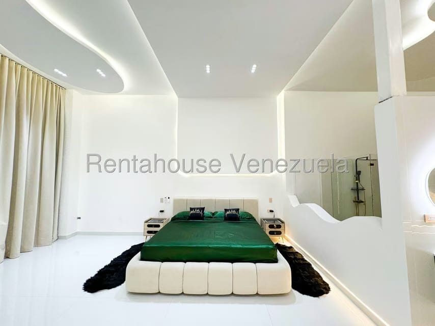 Casa (Multipes Niveles) en Venta en Cumbres de Curumo, Distrito Metropolitano - 22