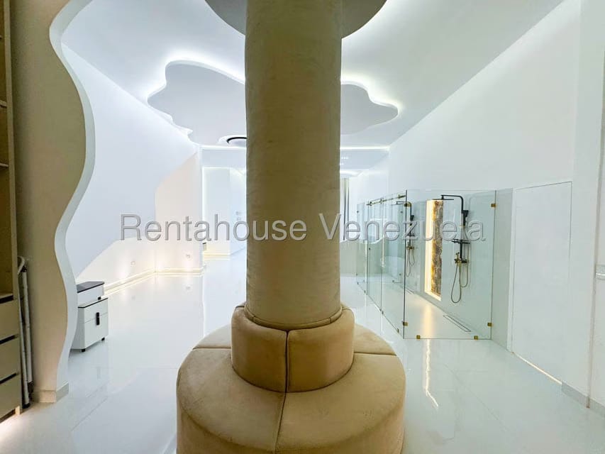 Casa (Multipes Niveles) en Venta en Cumbres de Curumo, Distrito Metropolitano - 27