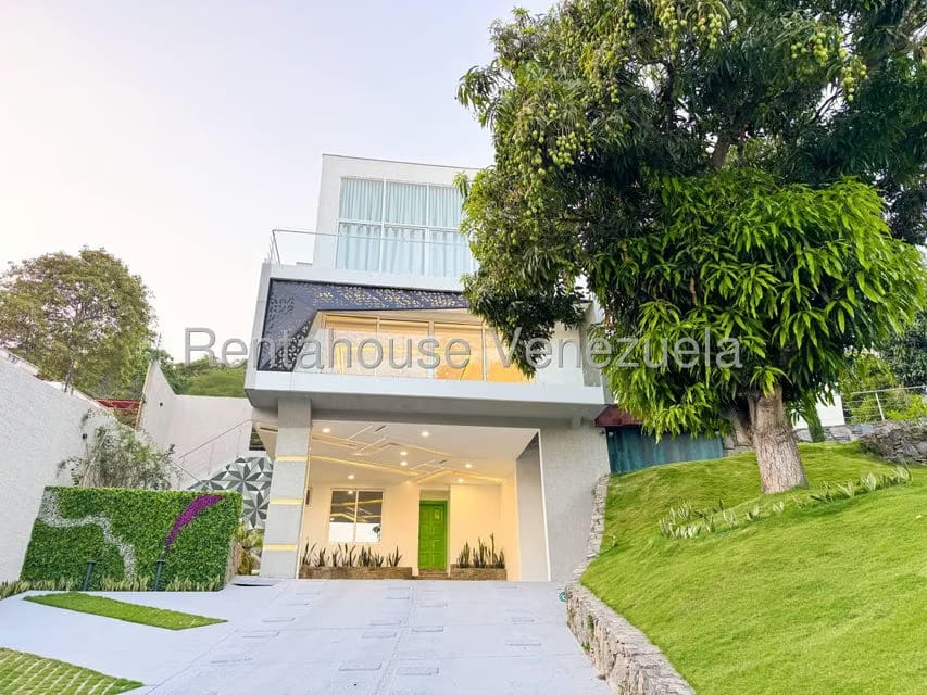 Casa (Multipes Niveles) en Venta en Cumbres de Curumo, Distrito Metropolitano - 4